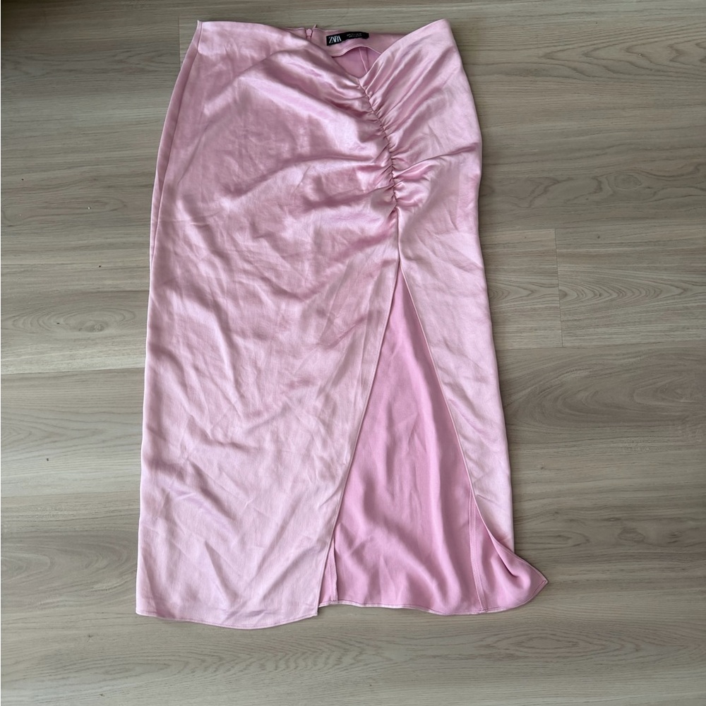 Zara Light Pink Ruched Midi Skirt with Front Slit